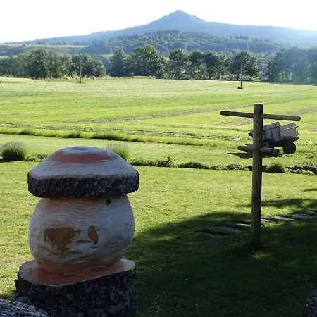 Frühstückspension La Ferme De Madelonnet Saint-Jeures